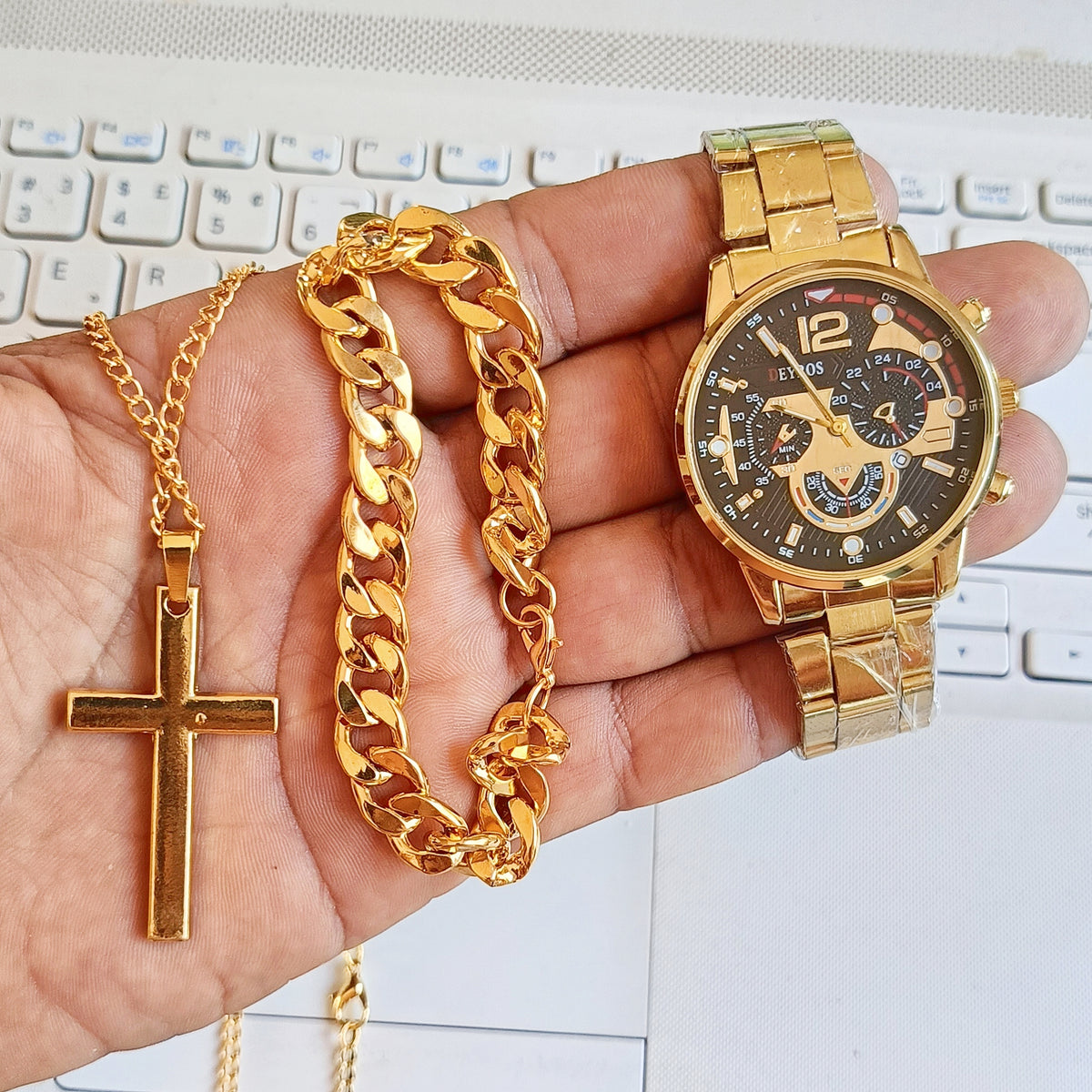 Kit Relógio Deyros + Cordão com Pingente Cruz + Bracelete